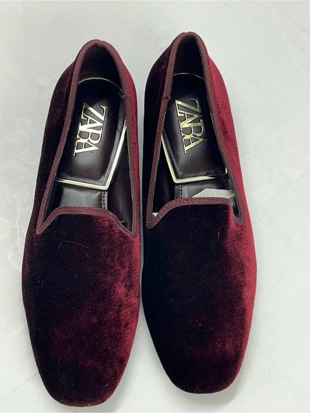 ZARA Women's Burgundy Velvet Slip-On Flats